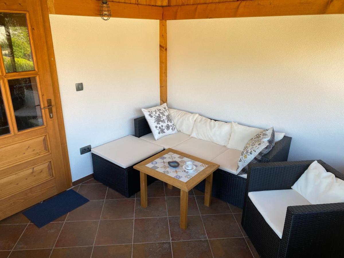 Apartma Obrh Шмариешке Топлице Екстериор снимка