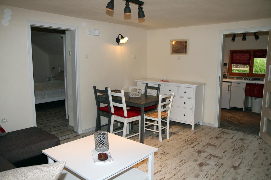 Apartma Obrh Шмариешке Топлице Екстериор снимка