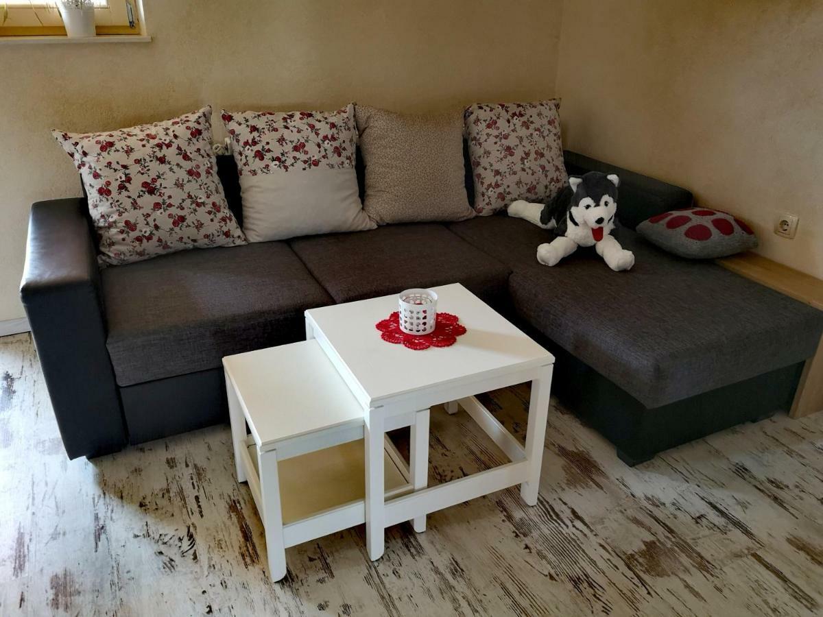 Apartma Obrh Шмариешке Топлице Екстериор снимка